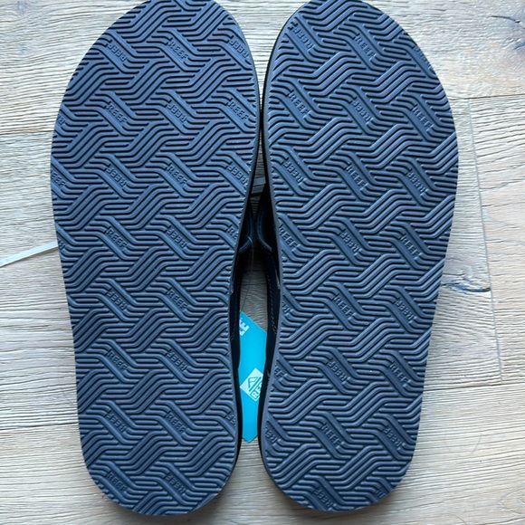 MEN’S REED FLIP FLOPS - Picture 3 of 4
